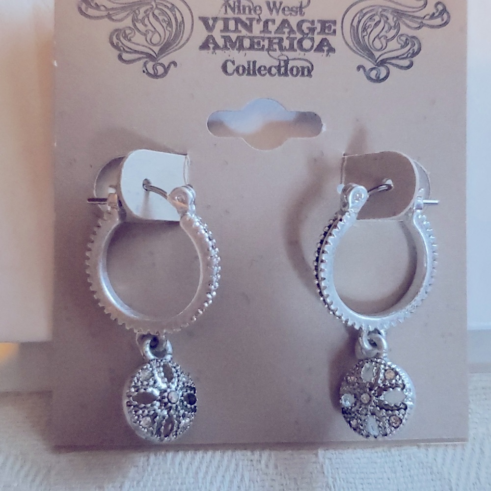 Brand new!  Great for summer silver drop earrings!